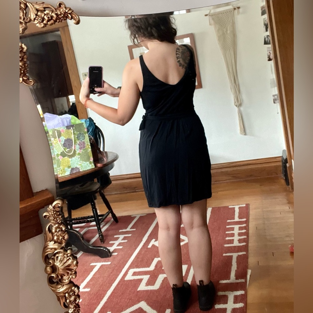 H&M basic black dress - Picture 2 of 5